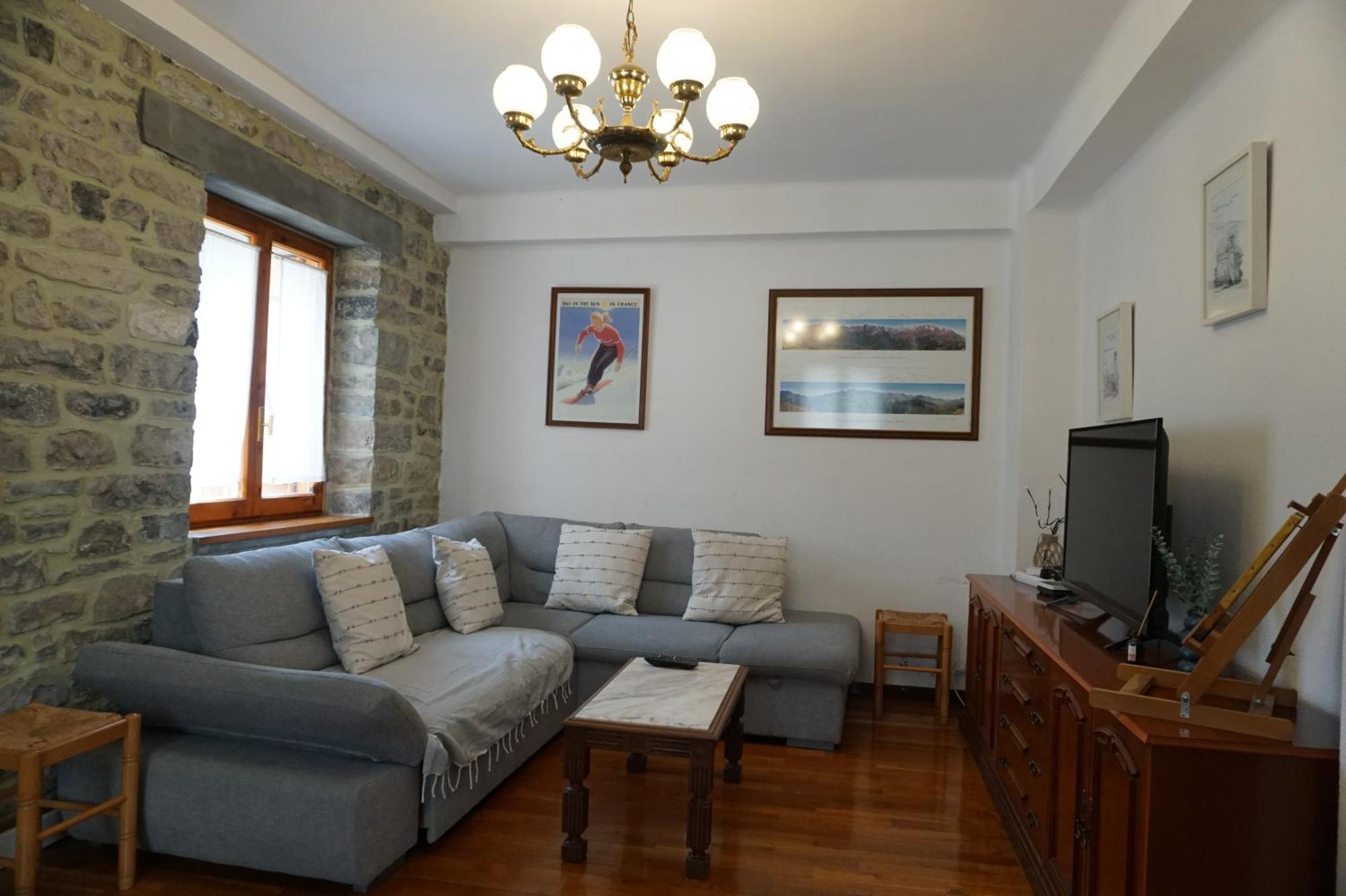 비에스카스 Cirjuana, Casa En El Centro Con Agradable Jardin Y Barbacoa By Pirineos 360 빌라 외부 사진